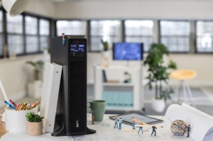 UPS APC Smart-UPS SRT online dubla-conversie 3000VA / 2700W 8conectori C13 2 conectori C19 extended runtime - Img 8