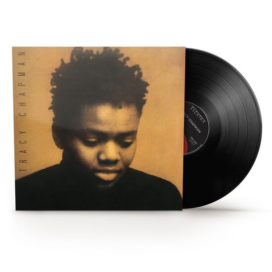 „ГЛАС, КОЙТО ПРОШЕПНА РЕВОЛЮЦИЯ“: ЮБИЛЕЙНОТО ПРЕИЗДАНИЕ НА TRACY CHAPMAN НИ НАПОМНЯ ЗАЩО МУЗИКАТА ИМА СМИСЪЛ
