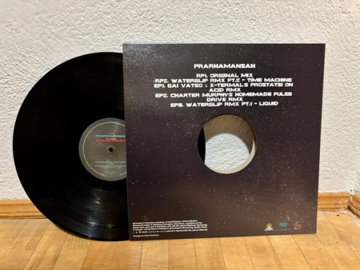[-M-E-L-M-A-K-] - Prarhamansah – Bouncing Off The Van Allen Belts - (12" Single) - Img 2