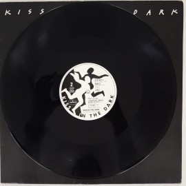 Kiss In The Dark ‎– сингъл Backfield In Motion - Img 3
