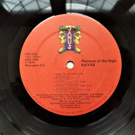 Kayak – албум Phantom Of The Night - Img 3