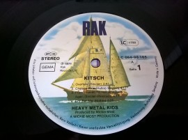 Heavy Metal Kids ‎– албум Kitsch - Img 4