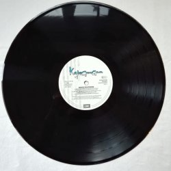Kajagoogoo – албум White Feathers - Img 3