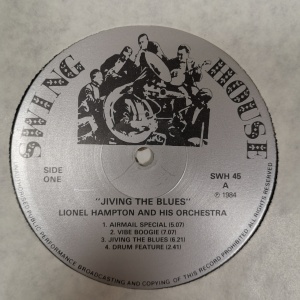 Lionel Hampton And His Orchestra – албум Jiving The Blues