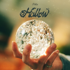STRAY KIDS - HOLLOW