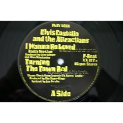 Elvis Costello And The Attractions ‎– сингъл I Wanna Be Loved / Turning The Town Red - Img 2