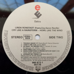 Linda Ronstadt Featuring Aaron Neville ‎– албум Cry Like A Rainstorm - Howl Like The Wind - Img 3