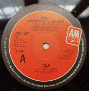 Gun – сингъл Money (Everybody Loves Her) - Img 2