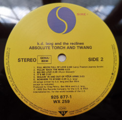 k.d. lang And The Reclines – албум Absolute Torch And Twang - Img 3
