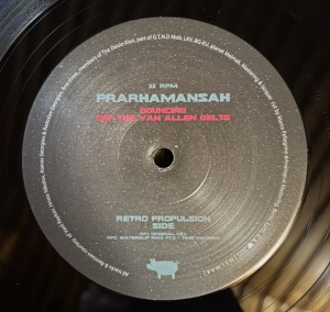 [-M-E-L-M-A-K-] - Prarhamansah – Bouncing Off The Van Allen Belts - (12" Single) - Img 4