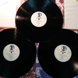 Various ‎– албум No Nukes - From The Muse Concerts For A Non-Nuclear Future - Madison Square Garden - September 19-23, 1979 - Img 3