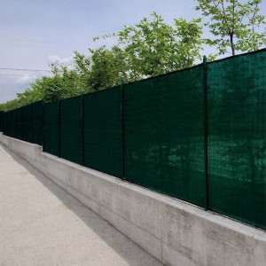 Plasa de umbrire pentru gard, 1.7m x 100m, 80% densitate grad de umbrire