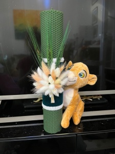 Lumânare din ceară naturală cu flori uscate Simba regele leu