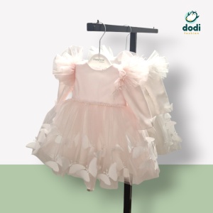 Rochie de botez cu zeci de fluturași aplicați - Img 16