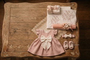 Trusou Botez Fetiță Personalizat – Roz Pudrat Elegant cu Fundă Ivory | Set Complet Biserică & Prima Băiță - Img 3