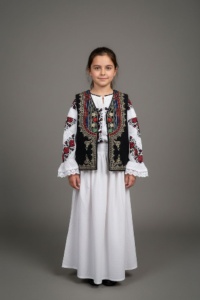 Vesta traditionala brodata cu rosu
