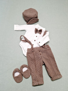 Costum crem sau maro