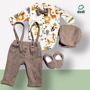 Costum gros jungle maro și bej, compus din pantalon, cămașă, bretele și papion
