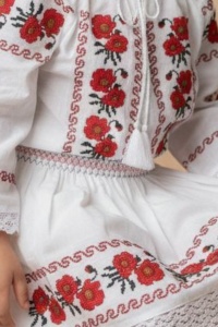 Costum tradițional pentru fetițe brodat - Img 3