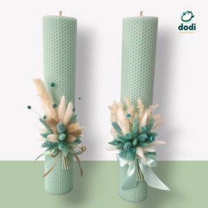 Lumanare din ceara naturala verde cu flori uscate