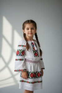 Costum tradițional pentru fetițe de la 1 an la 14 ani brodat