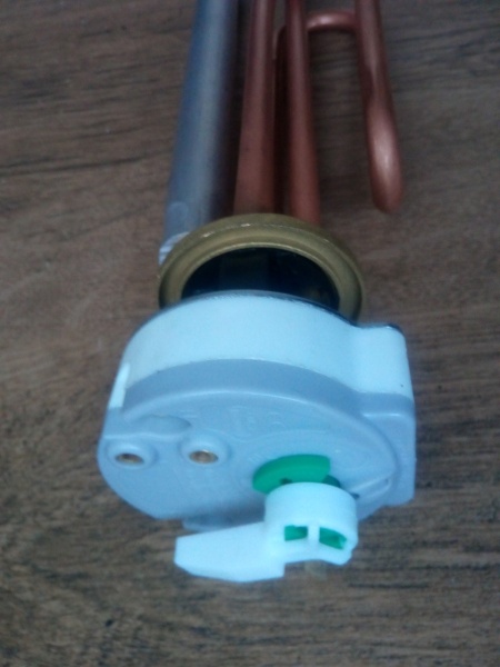 Rezistenta de boiler flansa 2000W termostat si anod magneziu contacte scurte
