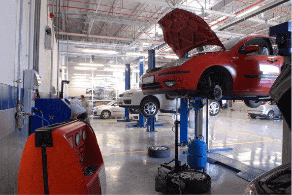 Siguranța în utilizarea elevatoarelor auto - ghid esențial pentru service-uri