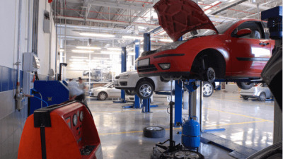 Siguranța în utilizarea elevatoarelor auto - ghid esențial pentru service-uri