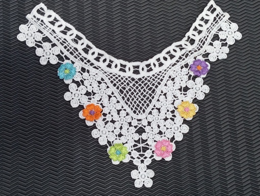 Guler crosetat / placa pentru bluza- model in V cu floricele colorate