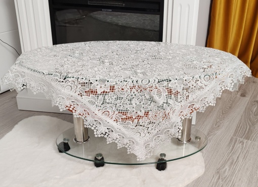 Fata de masa dantelata integral - model floricele - culoare alb