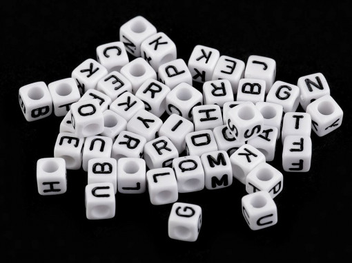Mărgele cubice, litere alfabet mix, 6 mm - punga aprox 50 buc