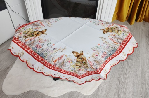 Fata de masa Paste - model iepurasi cu flori de camp