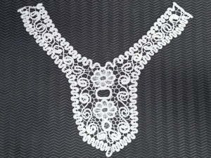 Guler crosetat / placa pentru bluza- model in V
