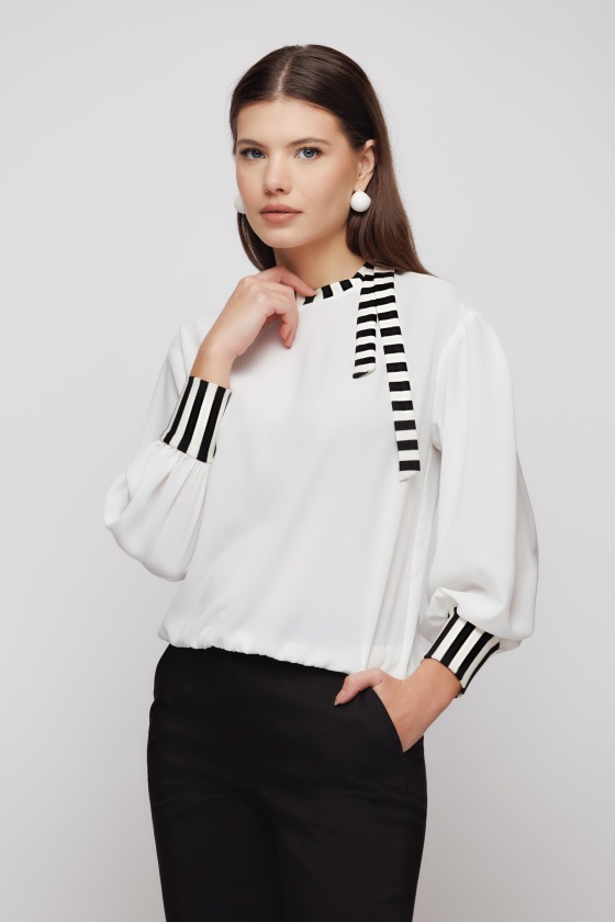 Bluza dama alba cu garnituri - Img 1