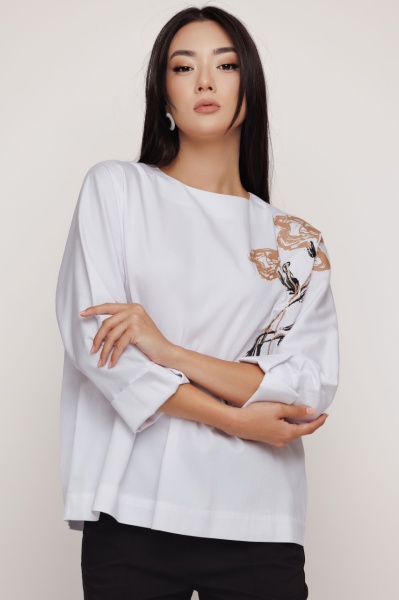 Bluza dama alba cu print pe umar - Img 2