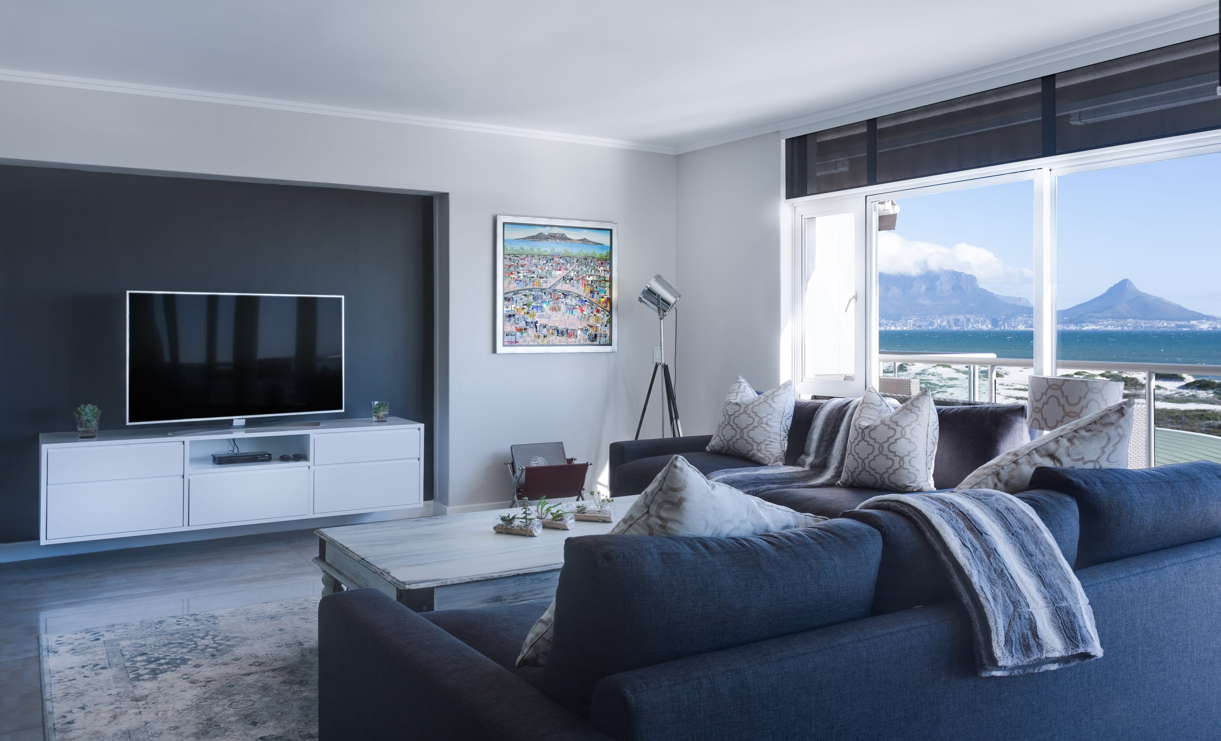 10 moduri de a redecora livingul cu un buget redus