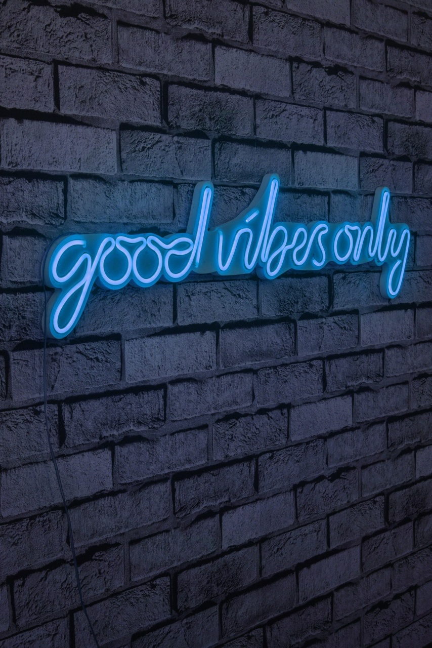 Decoratiune luminoasa LED de perete Good Vibes Only Albastru 76x19x2 cm - 3 | YEO