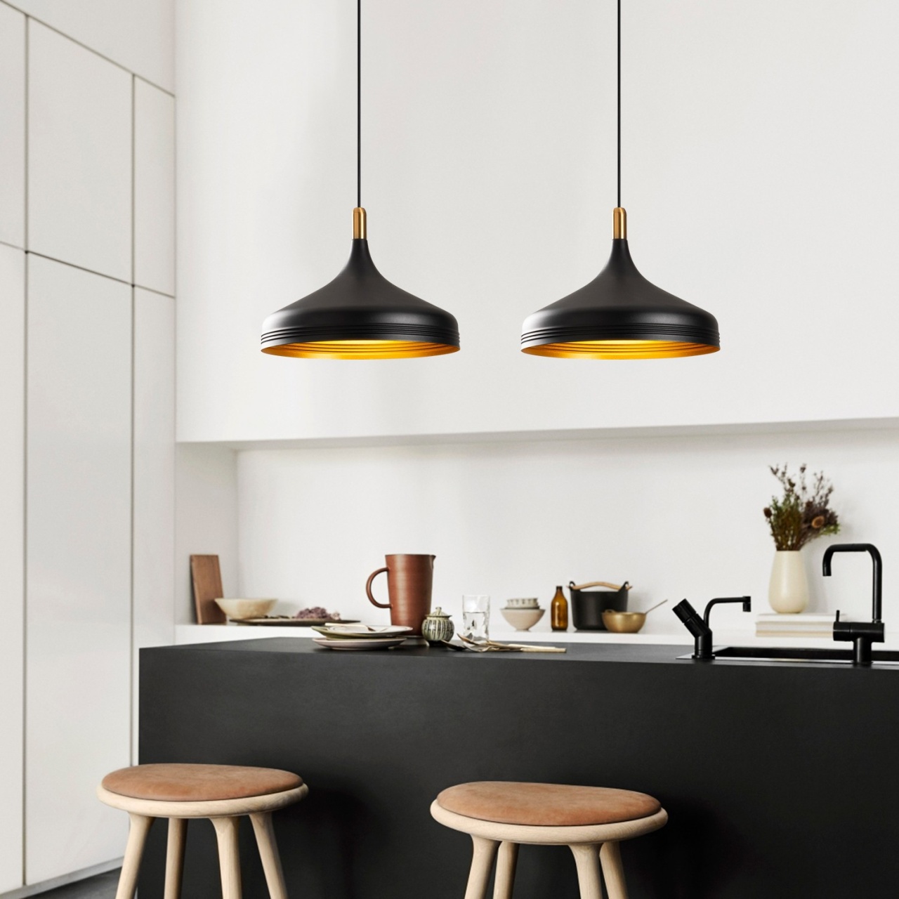Lustra Saglam Negru 68x36x132 cm