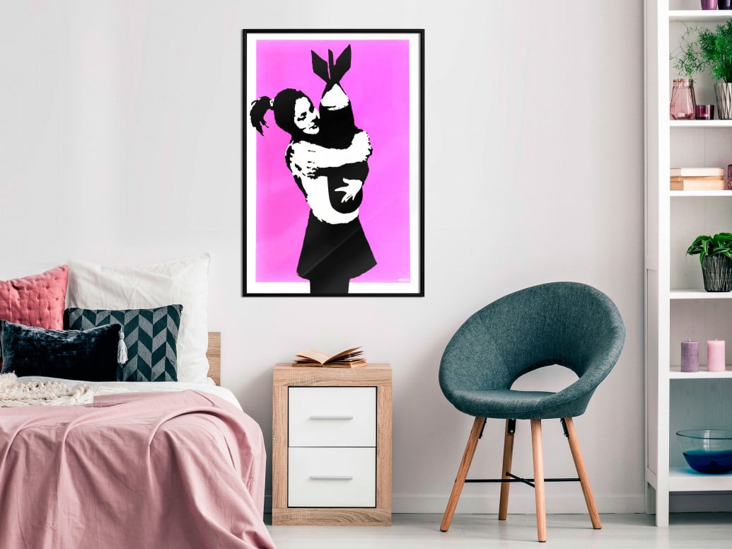 Poster - Banksy: Bomb Hugger, cu Ramă neagră, 40x60 cm - 1 | YEO