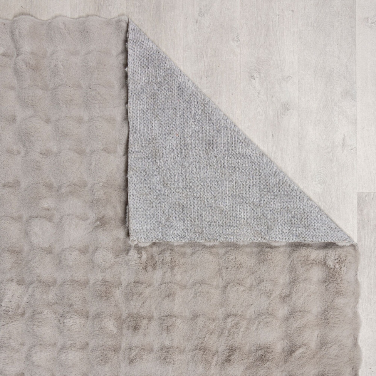 Covor Waffle Faux Fur Gri 80X150 cm, Flair Rugs - 3 | YEO