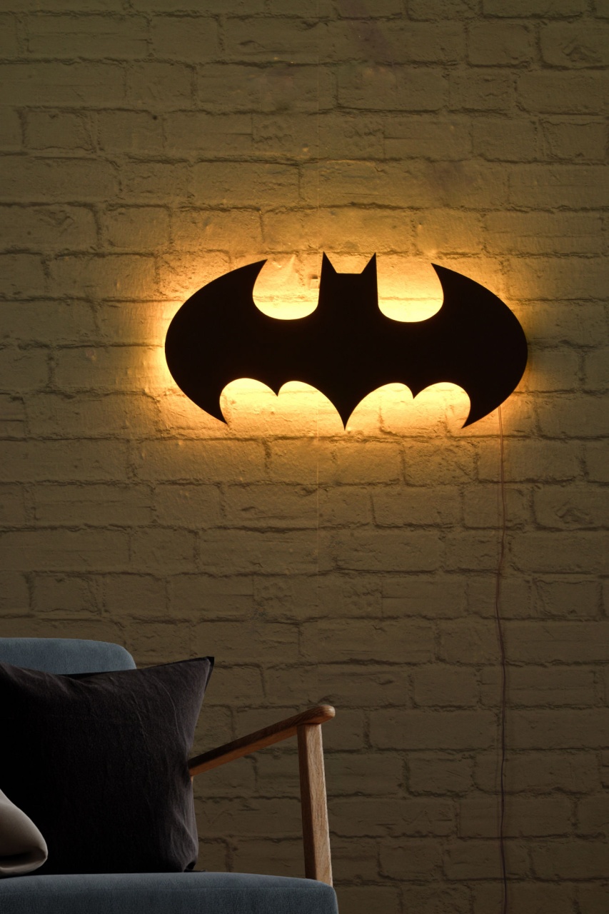 Decoratiune metalica de perete cu LED Batman Galben 50x25 cm - 2 | YEO