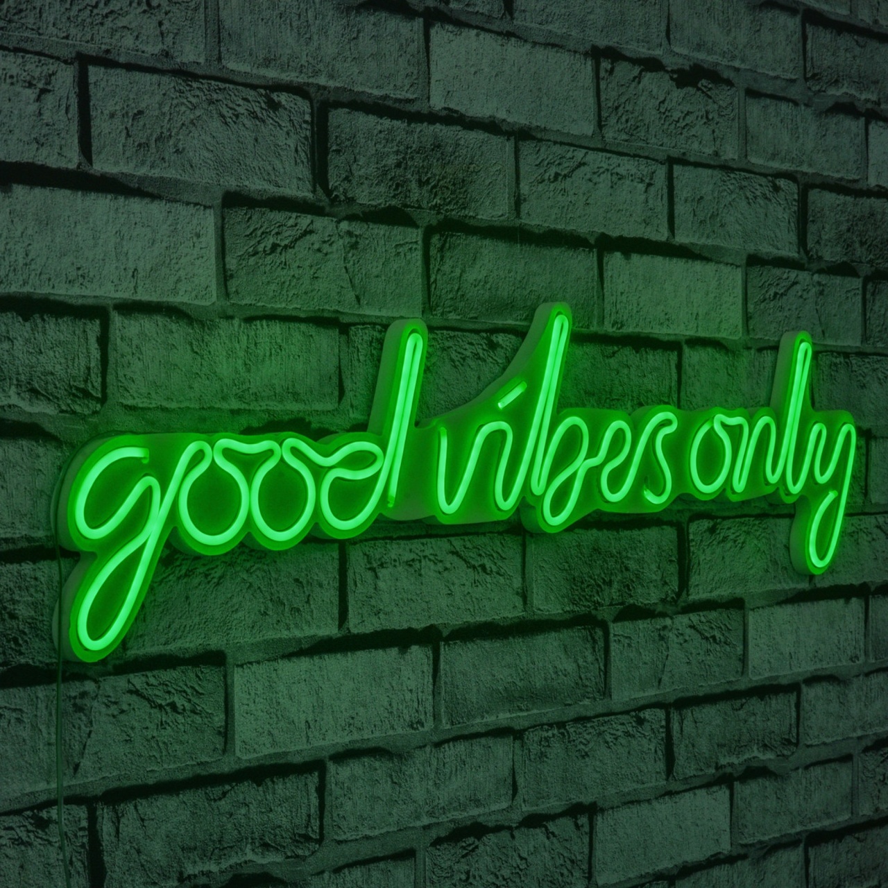 Decoratiune luminoasa LED de perete Good Vibes Only Verde 76x19x2 cm