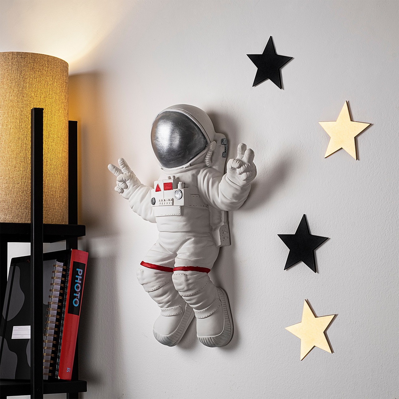 Accesoriu decorativ de perete Yak-001 Astronaut Alb 35x47x10 cm