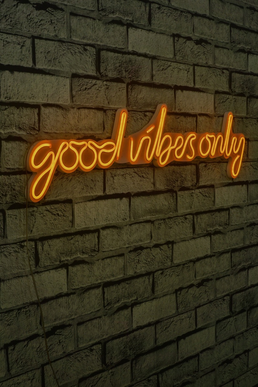 Decoratiune luminoasa LED de perete Good Vibes Only Galben 76x19x2 cm - 1 | YEO