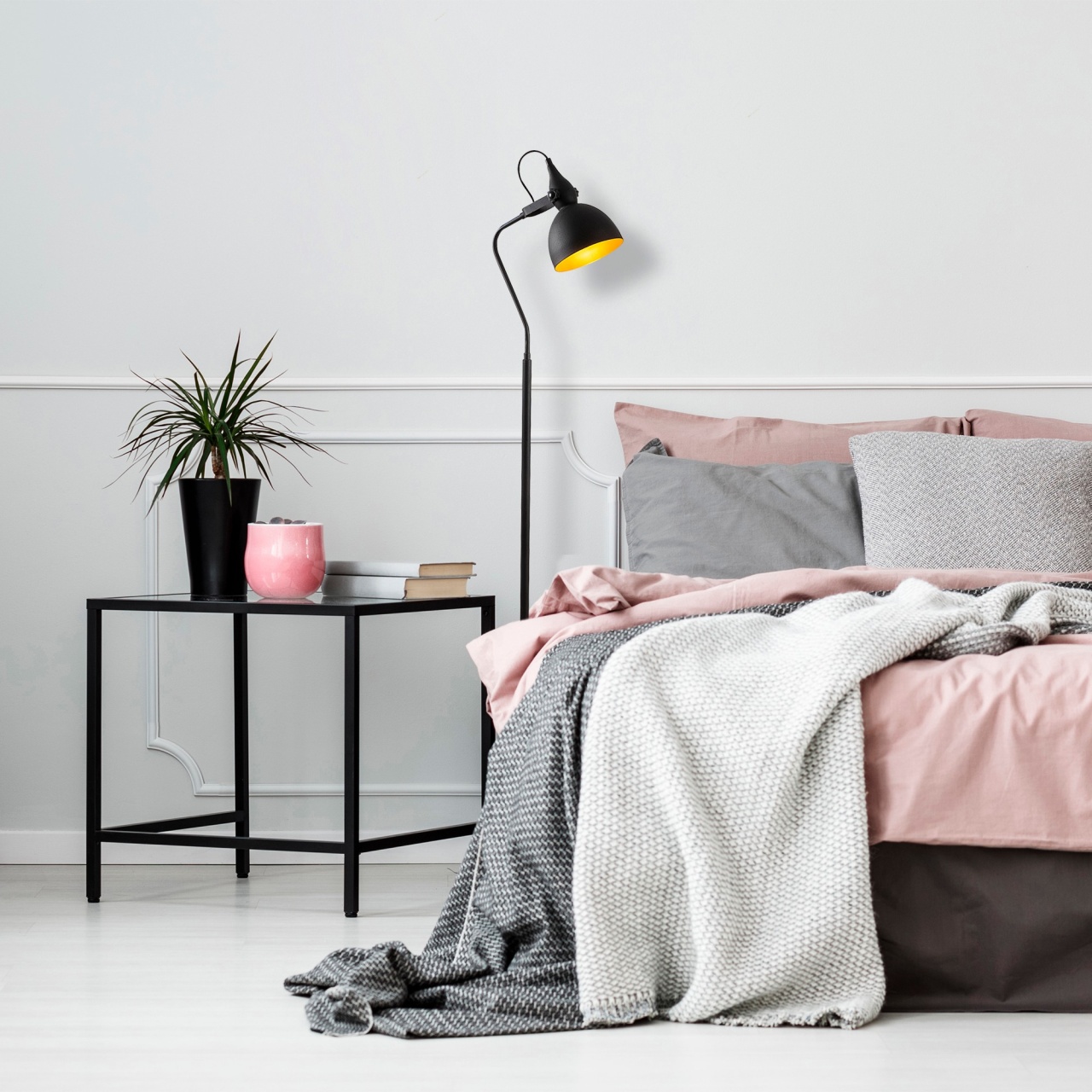 Lampadar Lik Negru 35x30x183 cm