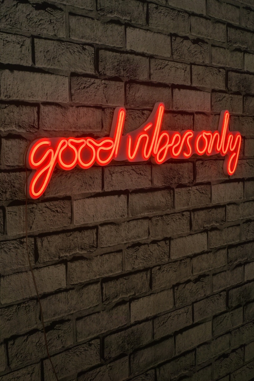 Decoratiune luminoasa LED de perete Good Vibes Only Rosu 76x19x2 cm - 3 | YEO