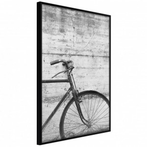 Poster - Bicycle Leaning Against the Wall, cu Ramă neagră, 20x30 cm