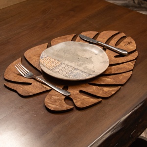 Set suporturi farfurii din lemn (4 bucati) Monstera Nuc 33x45 cm