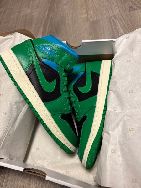 Air Jordan 1 Mid Aquatone - Img 4