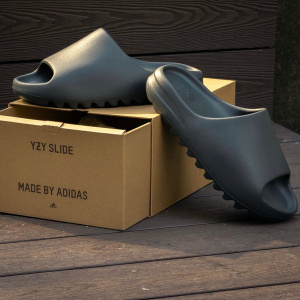 Adidas Yeezy Slide Dark Onyx - Img 2